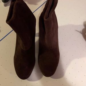 Women’s Steve Madden brown suede ankle boots